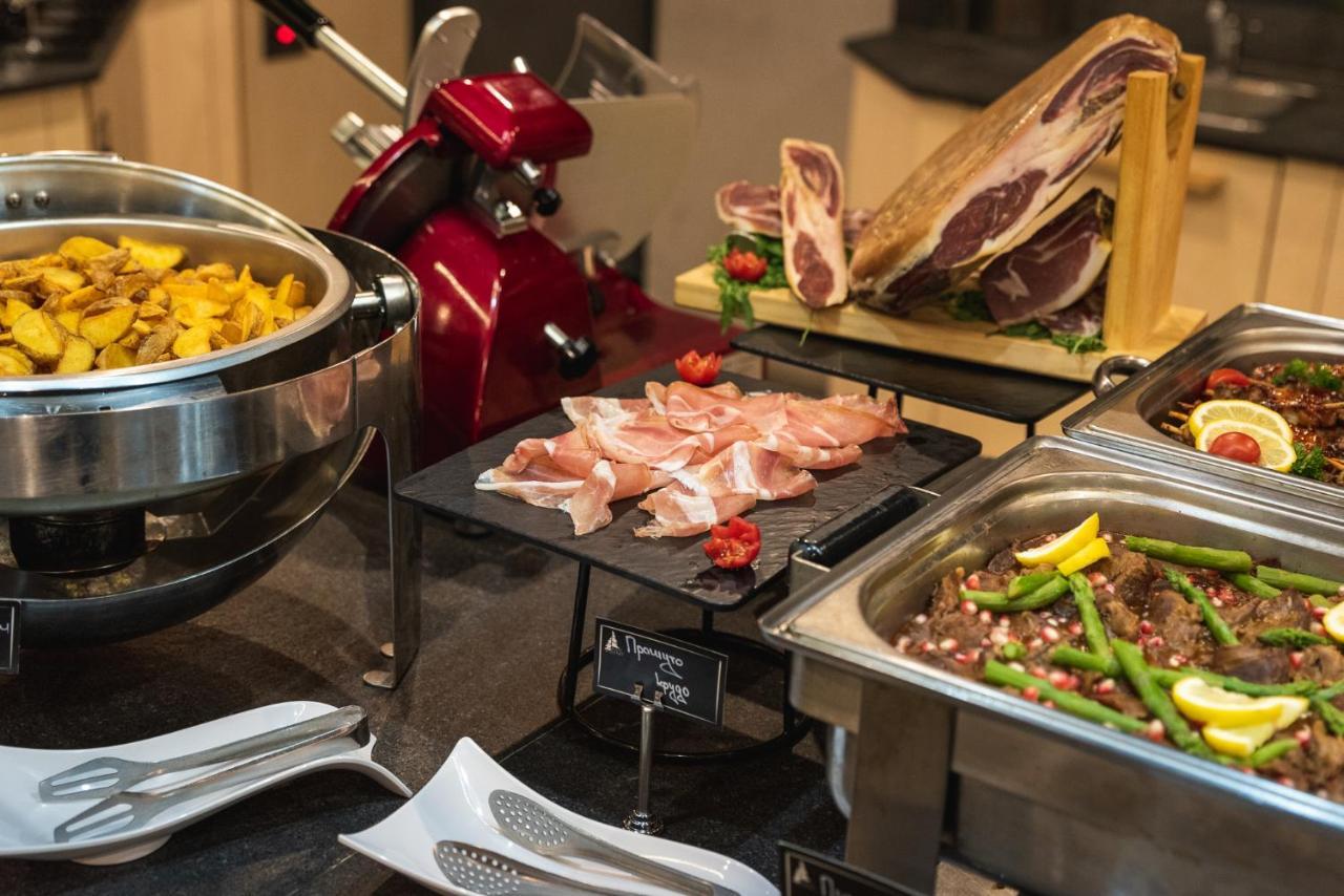 Hotel Arte Spa & Park Velingrad Luaran gambar A chafing dish