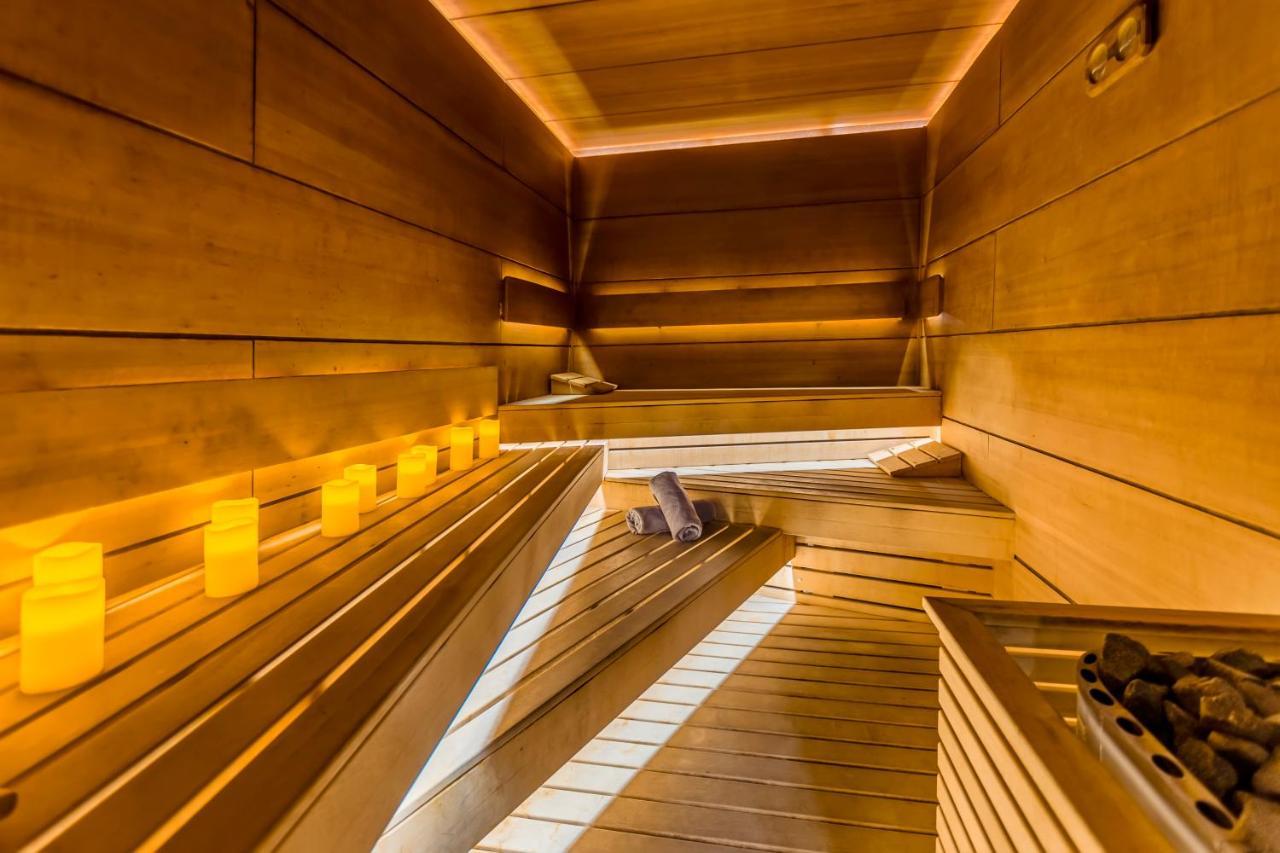 Hotel Arte Spa & Park Velingrad Luaran gambar The interior of the staircase
