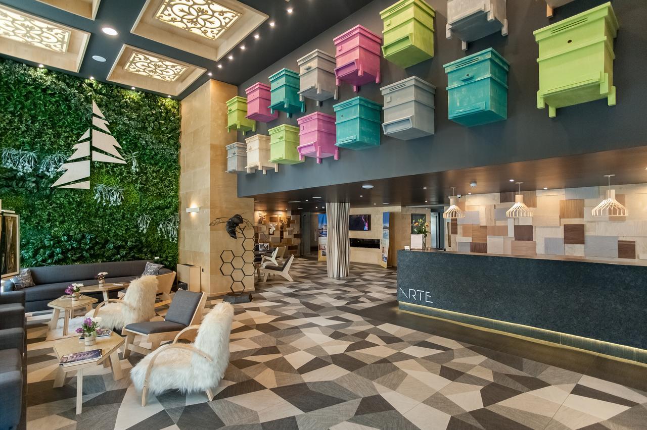 Hotel Arte Spa & Park Velingrad Luaran gambar The lobby of the hotel